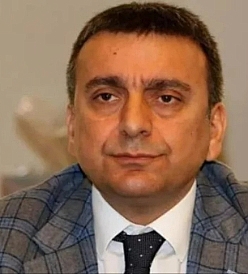Azmi Karamahmut Oğlu Kimdir?