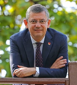 Özgür Özel Kimdir?