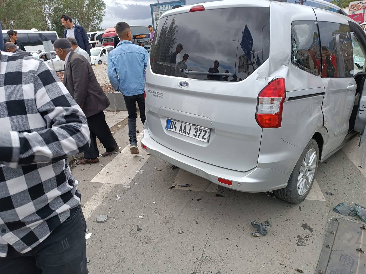 Ağrı'da trafik kazası: 6 yaralı