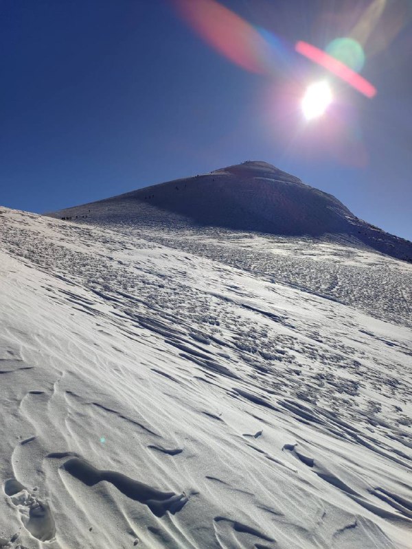 Ağrı Dağı Zirvesinden, Süphan Dağı Kösedağ  Dağı ve Küçük Ağrı Dağı’nın muhteşem görünümü