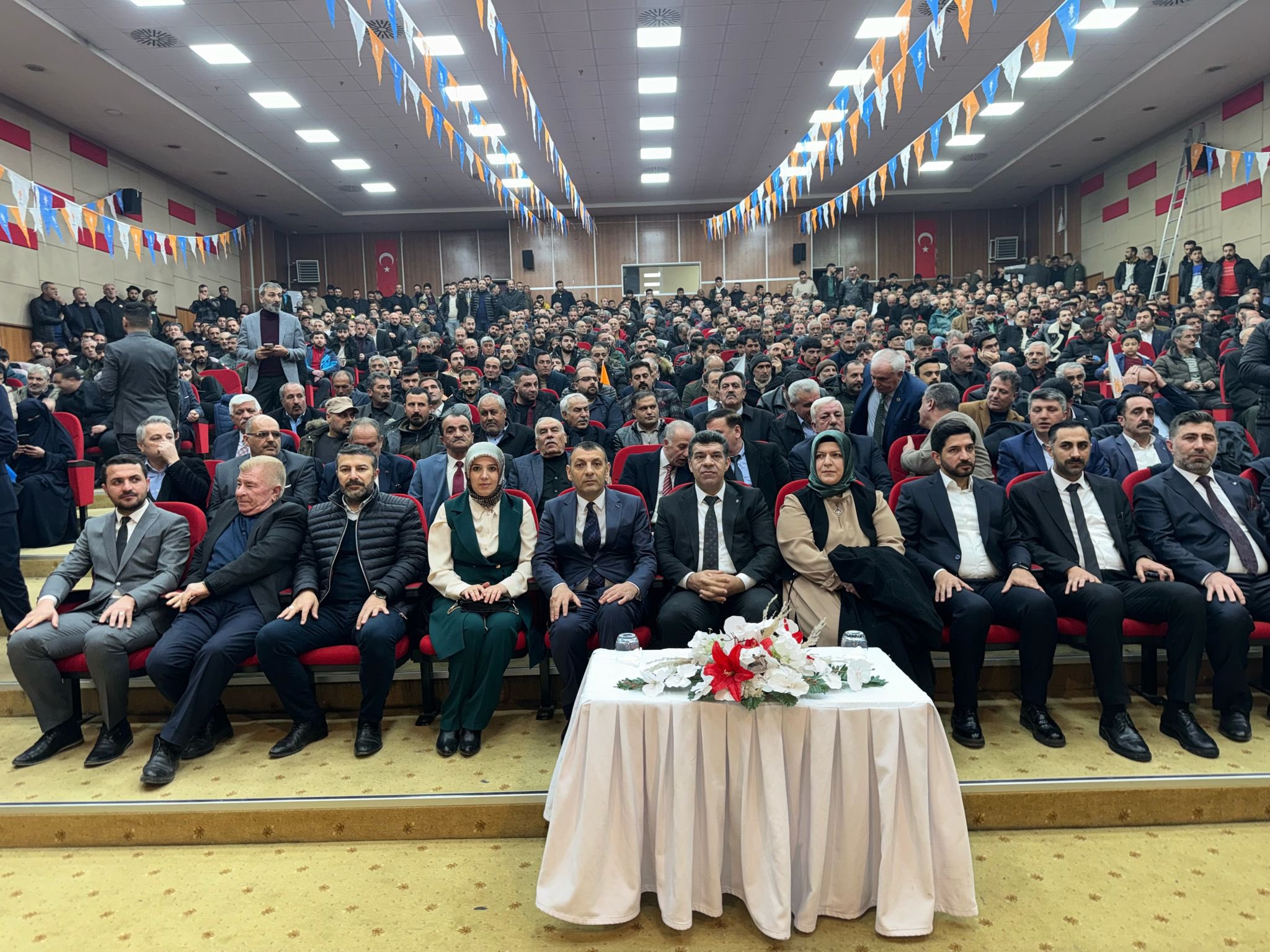 AK Parti Ağrı’nın Proje Tanıtım Toplantısı büyük coşku ile gerçekleşti
