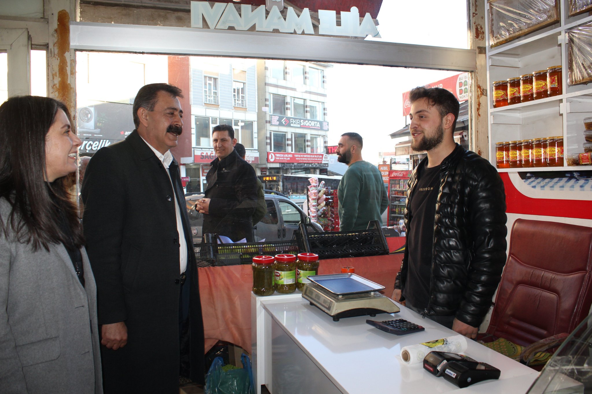 Dem Parti Ağrı Belediye Eş Başkan Adaylarının yoğun seçim mesaisi