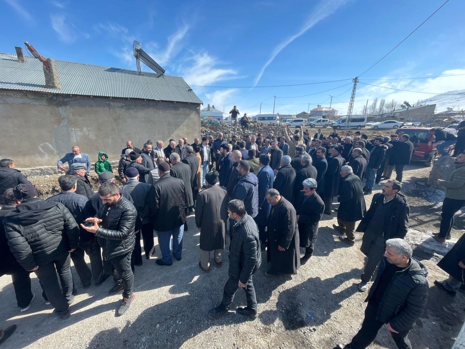 Ağrı’nın önde gelen “Nezoyi Aşireti” DEVA Partisi’ne katıldı