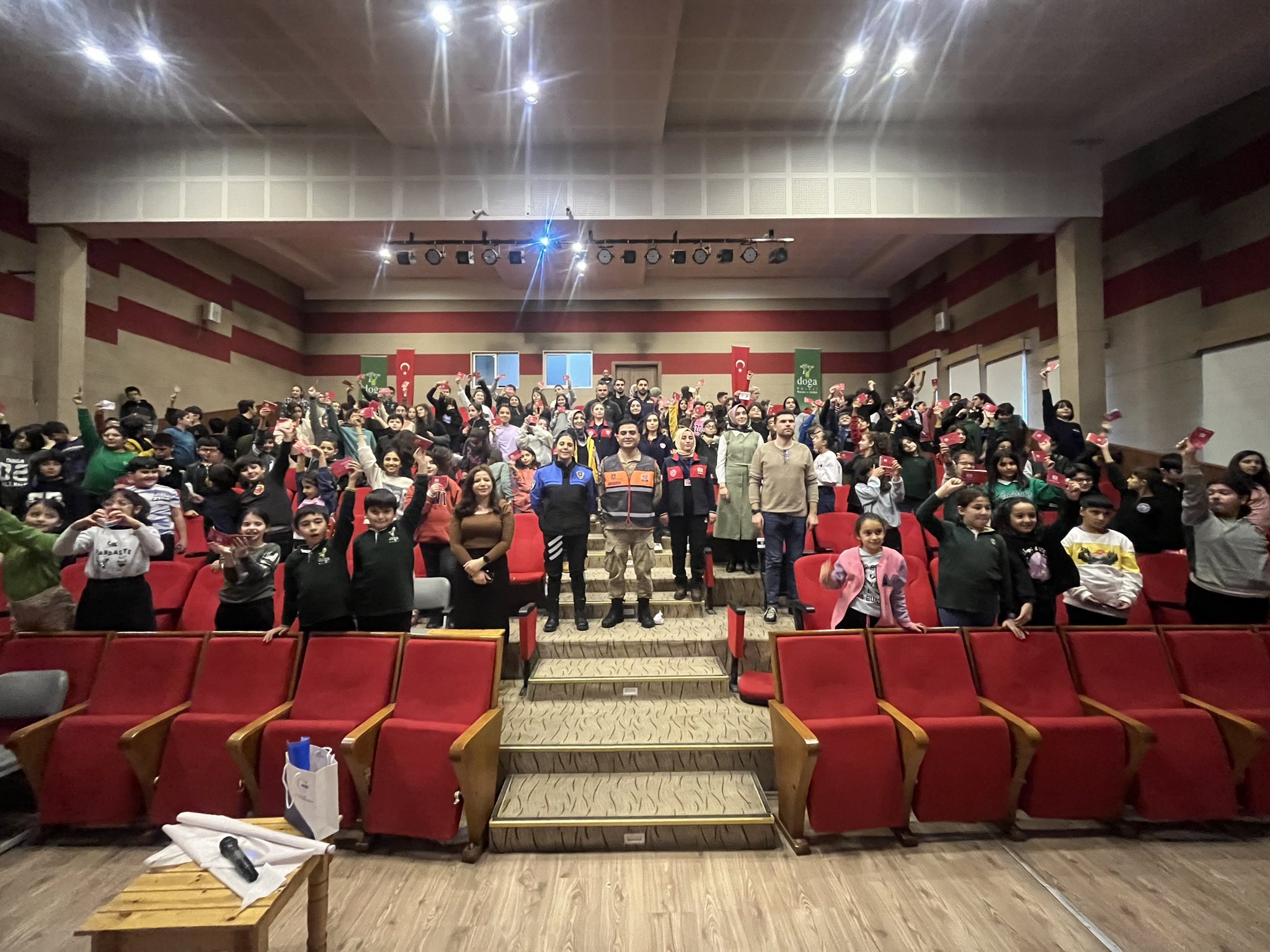 Ağrı’daki 112 okula, 112 Acil Çağrı Merkezi tanıtıldı