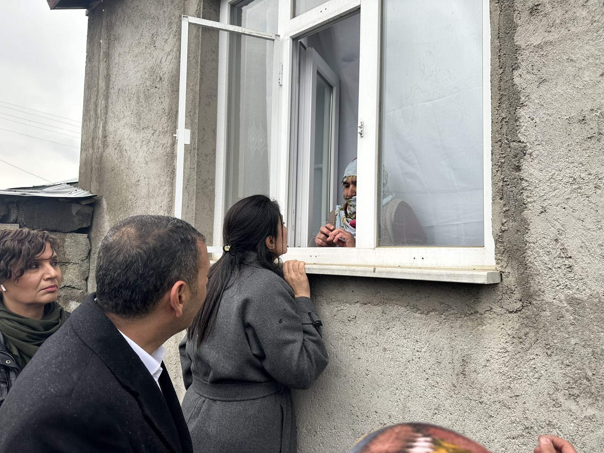AK Parti Ağrı Heyeti Mahallelerde Çıkarma Yaptı