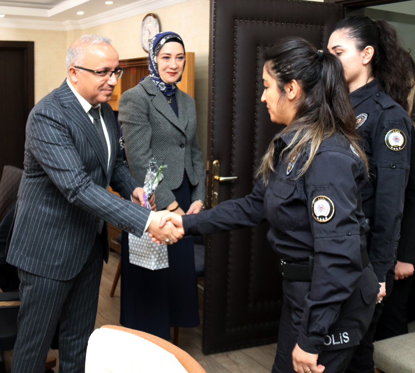 Müdür İpar, 8 Mart Dünya Kadınlar Günü'nde Ağrı Emniyeti'nin kadın personelleriyle buluştu