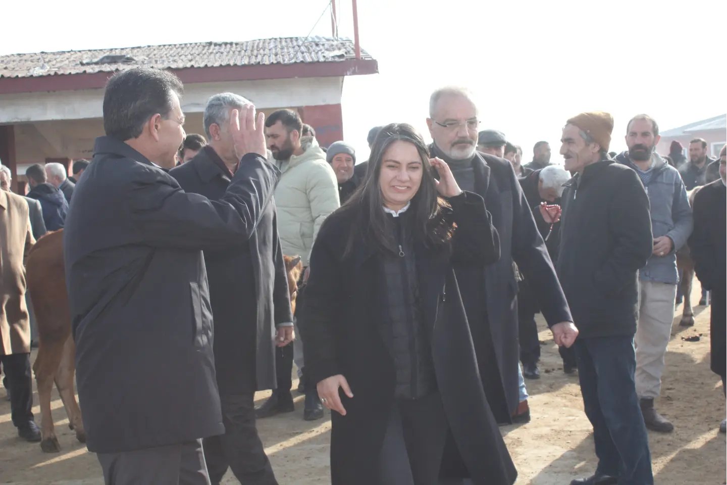 Dem Parti Teşkilatı, Ağrı Canlı Hayvan Borsası’nda üreticileri dinledi