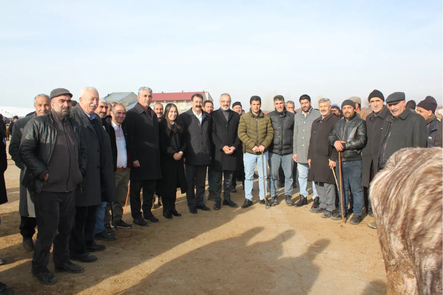 Dem Parti Teşkilatı, Ağrı Canlı Hayvan Borsası’nda üreticileri dinledi