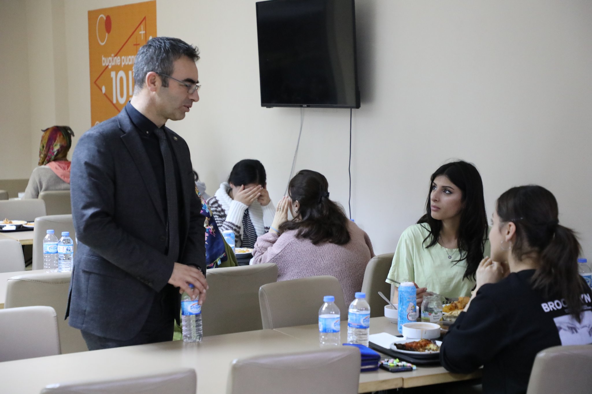 Müdür Fedai Din, Patnos Öğrenci Yurdu’nda iftarını açtı