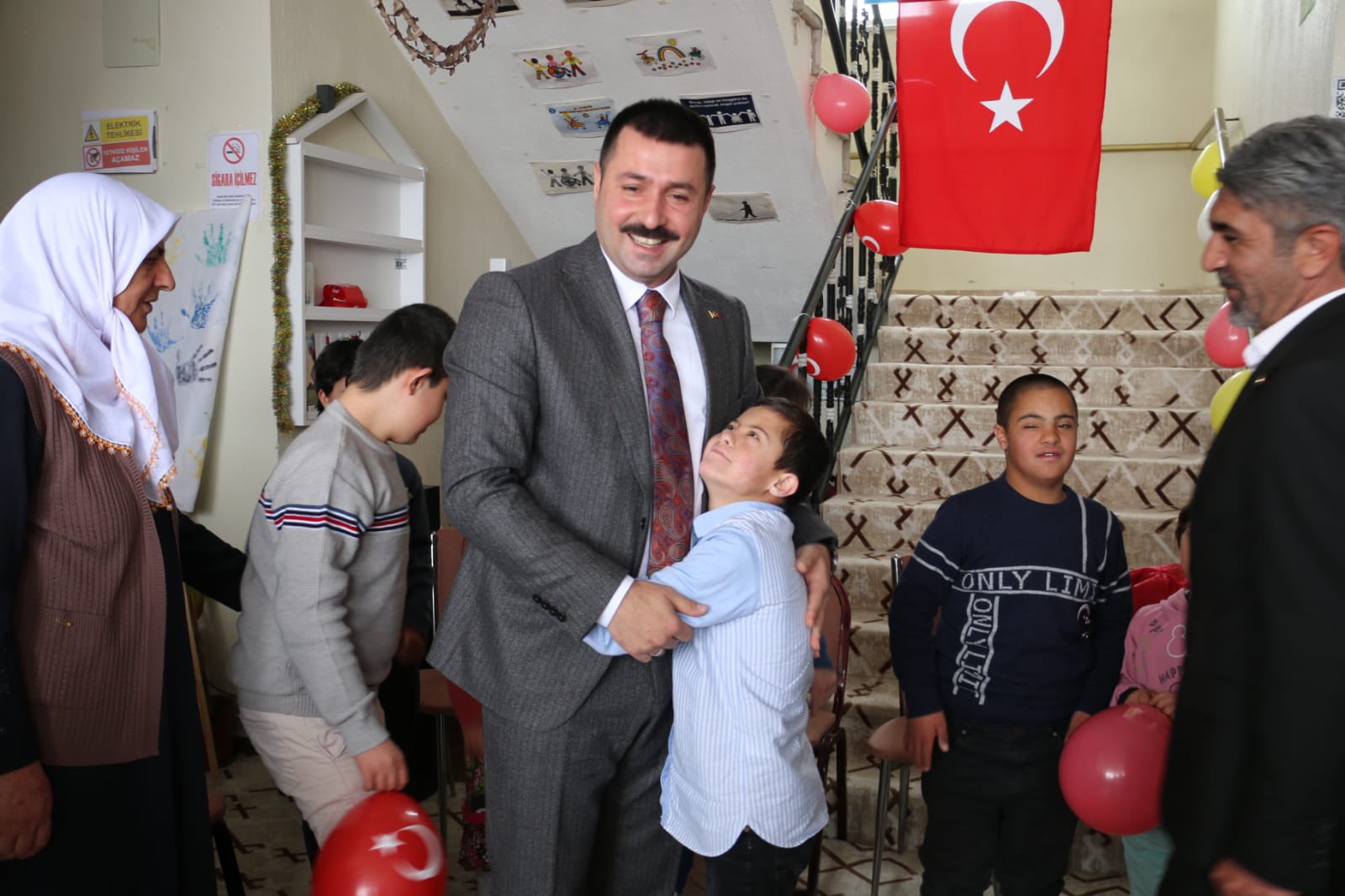 Diyadin Kaymakamı Karali, Down Sendromlu çocuklarla buluştu