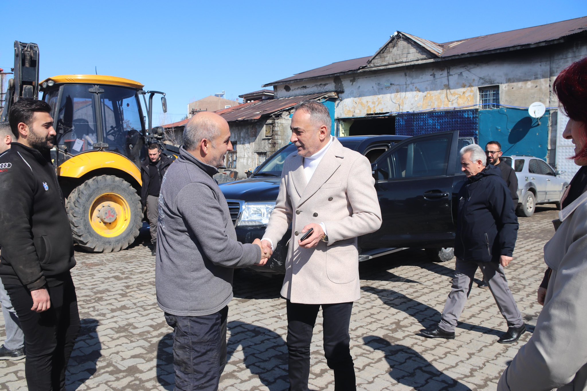 Başkan Karadoğan, Ağrı Belediyesi’ne bağlı müdürlükleri ziyaret etti