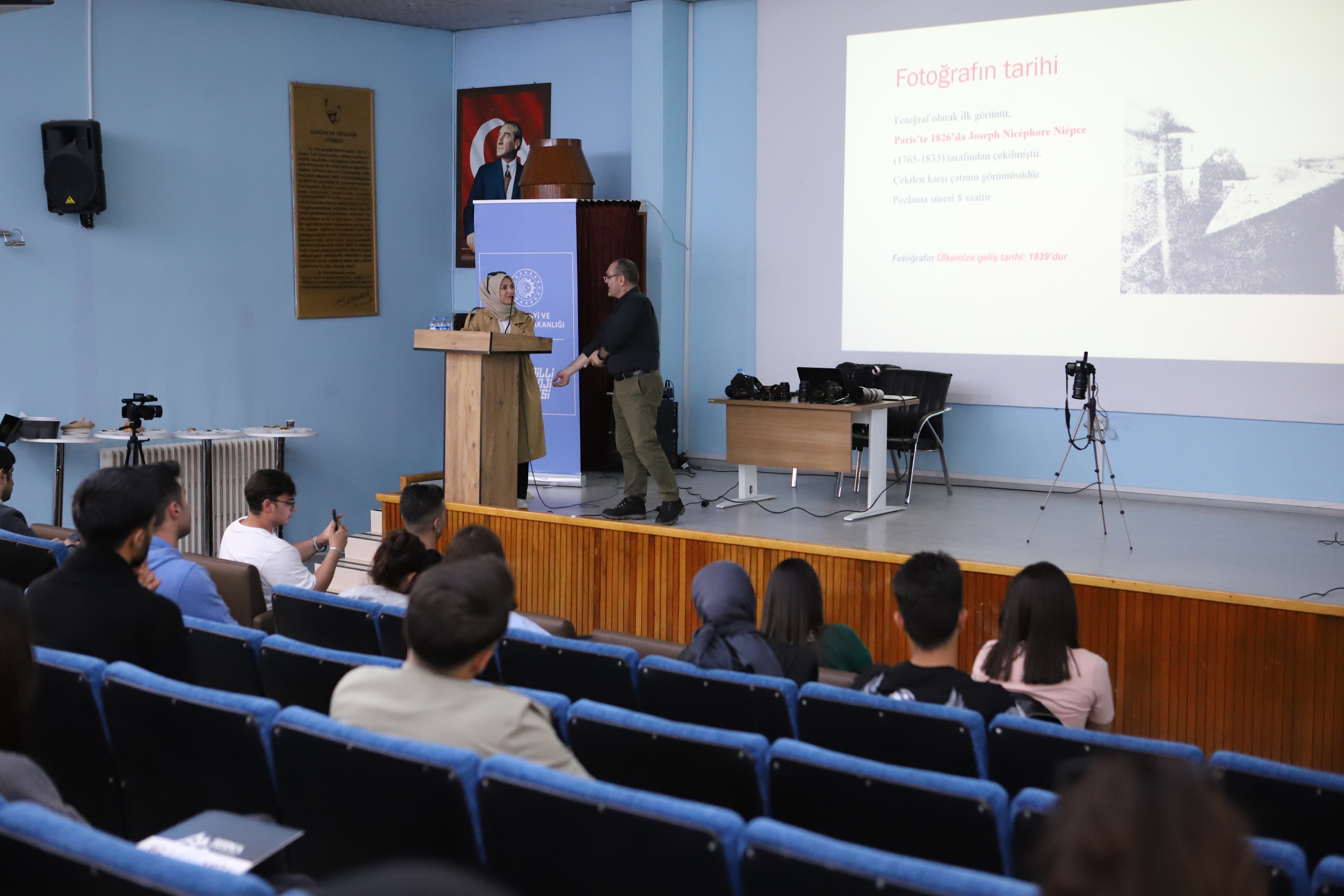 (Videolu Haber) Geleceğin "Fotoğrafçıları" Ağrı'da Yetişiyor