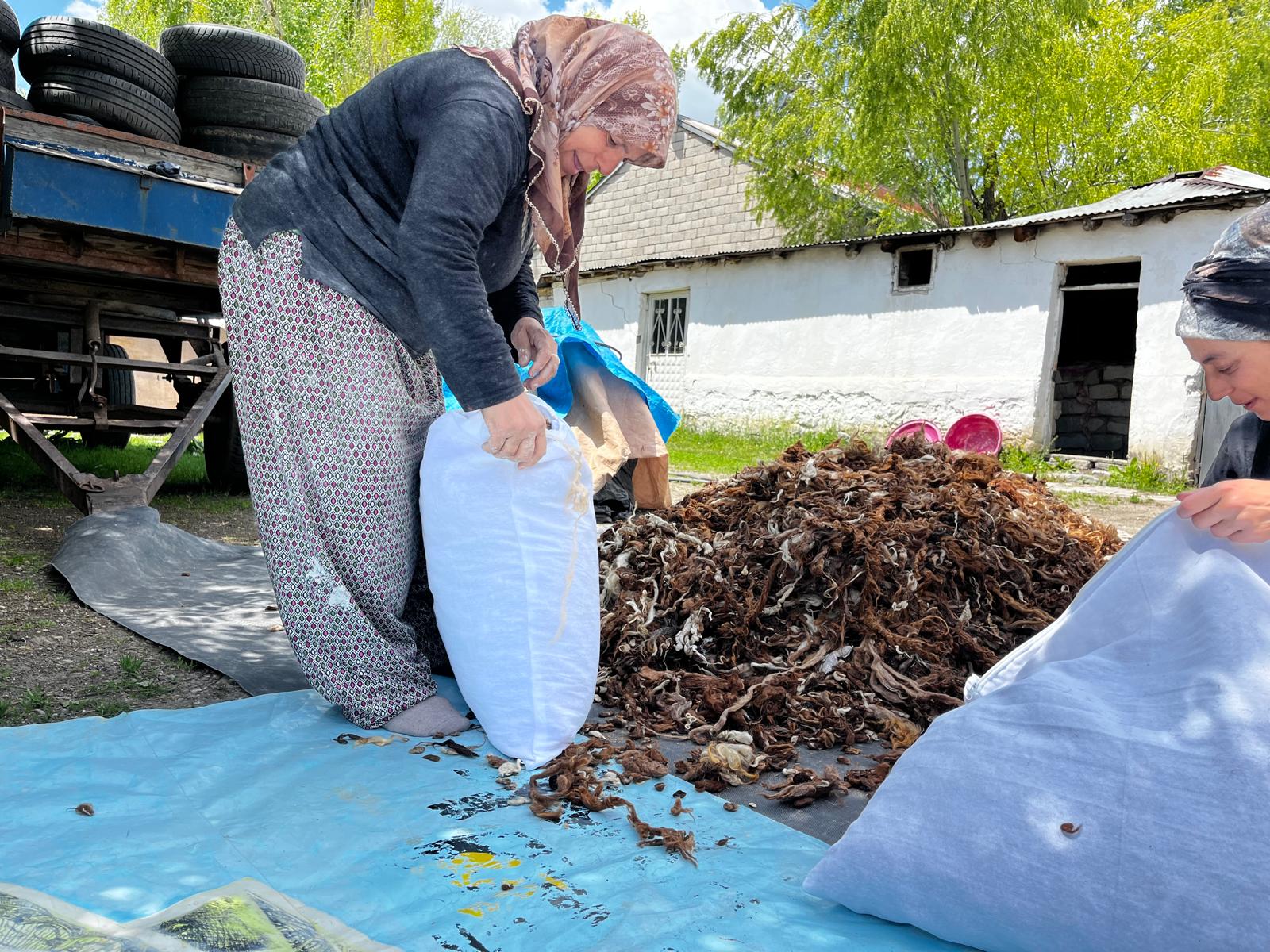 Ağrılı ev kadınları: "Yün yorganları bıraktık hasta olmaya başladık"