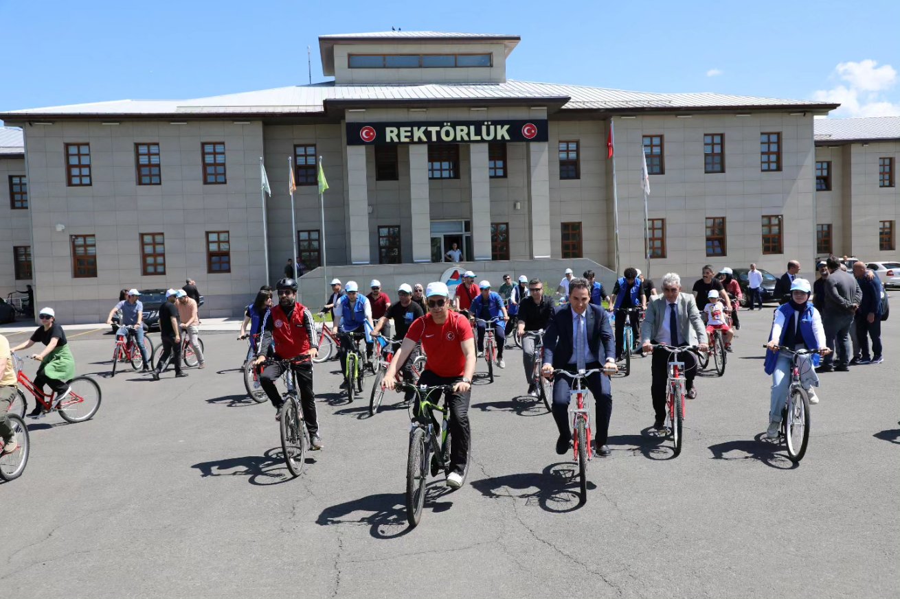 Farkındalık için Ağrı’da pedal çevirdiler