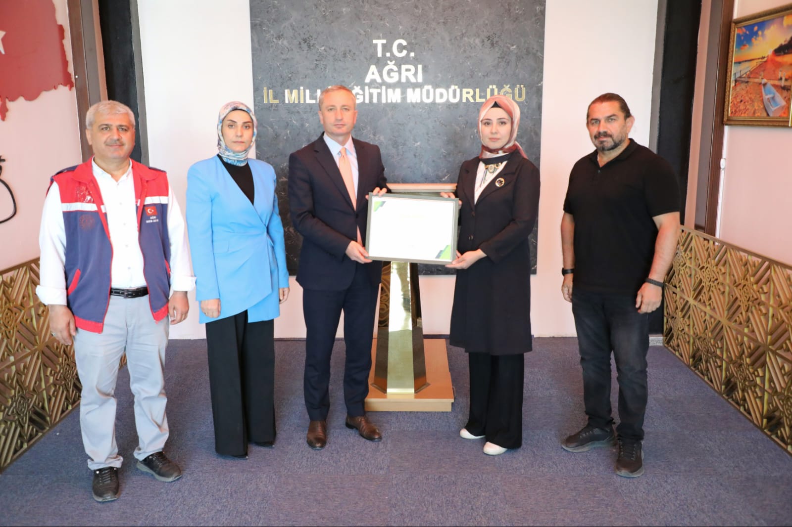 Ağrı Erol Parlak Güzel Sanatlar Lisesi'ne Sıfır Atık Beratı