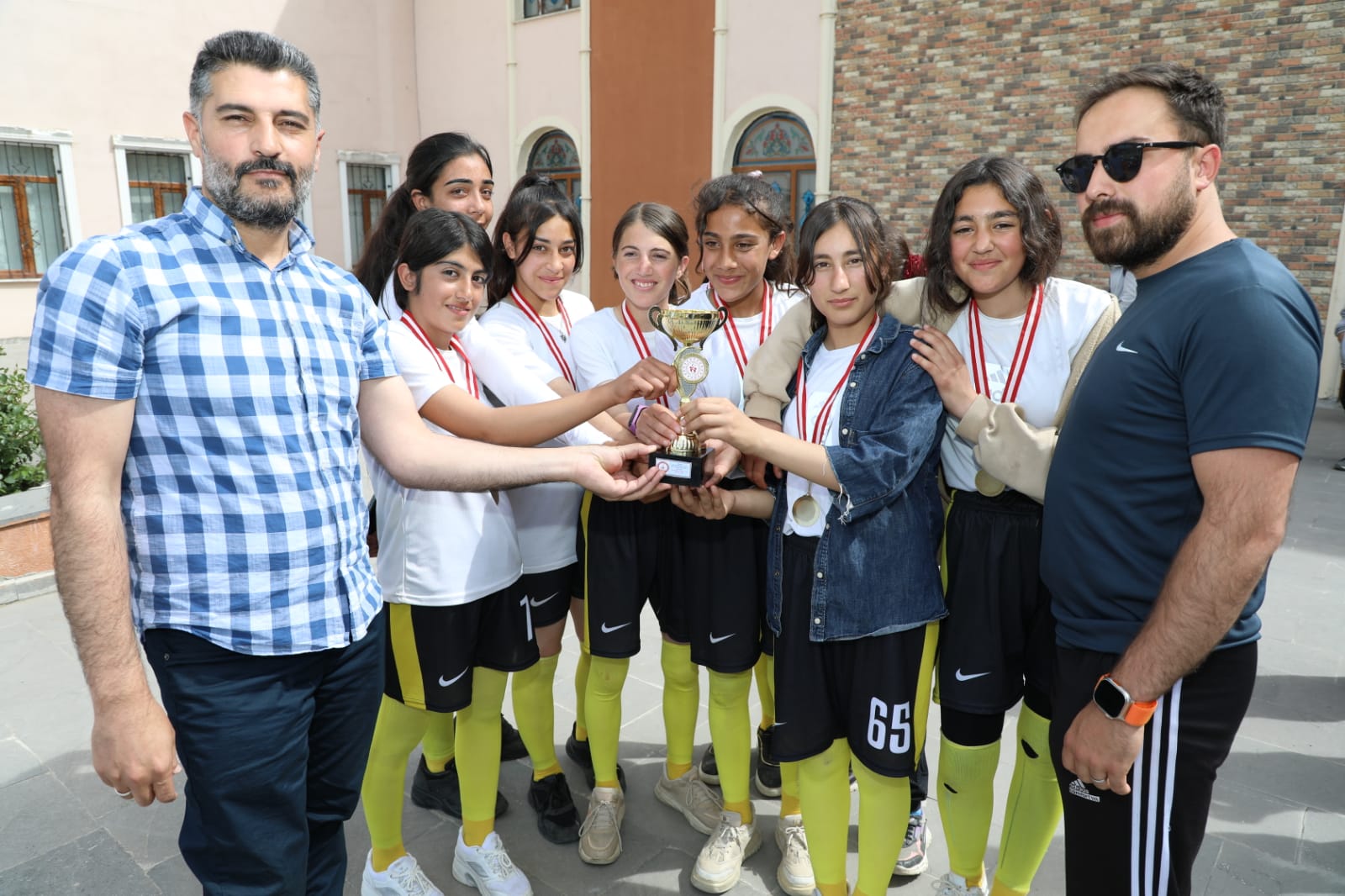 Ağrı'da "Haydi Kızlar Spora" temalı spor şenliği sona erdi