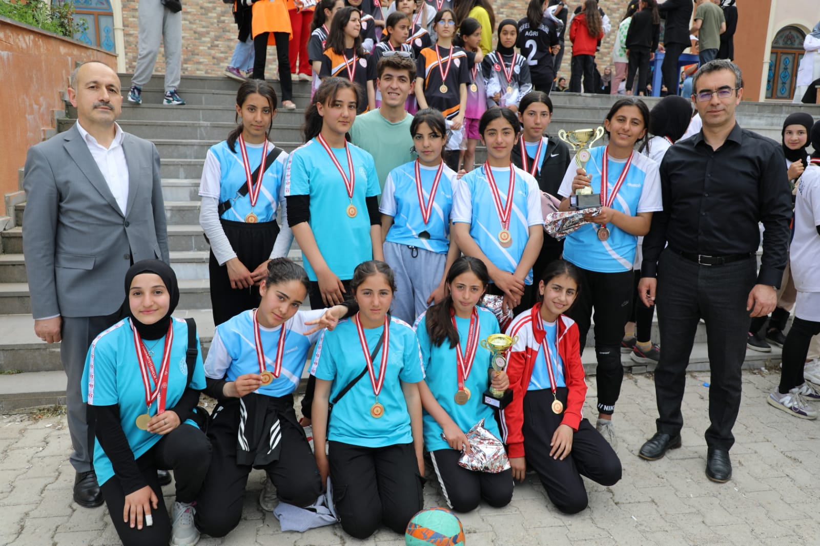 Ağrı'da "Haydi Kızlar Spora" temalı spor şenliği sona erdi