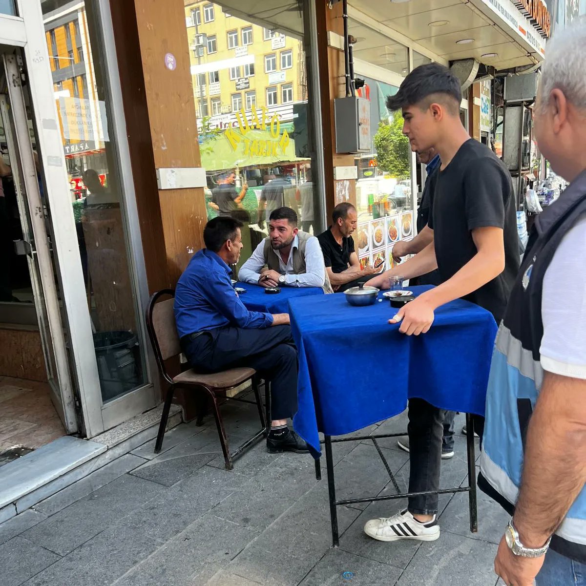 Ağrı’da zabıta kaldırım işgaline izin vermiyor