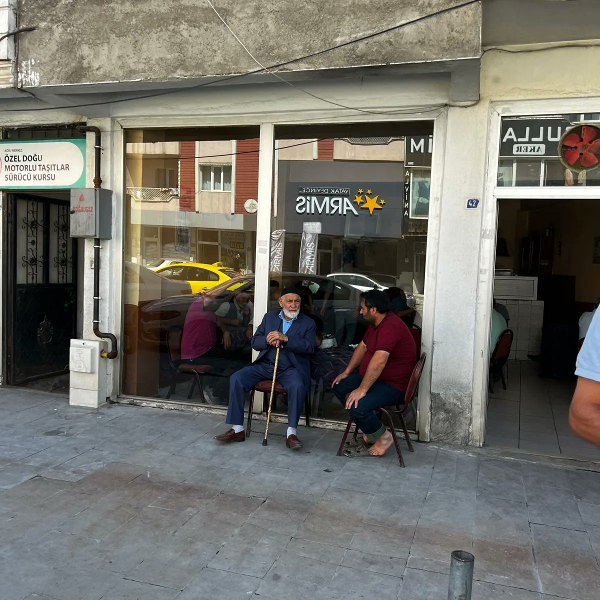 Ağrı’da zabıta kaldırım işgaline izin vermiyor