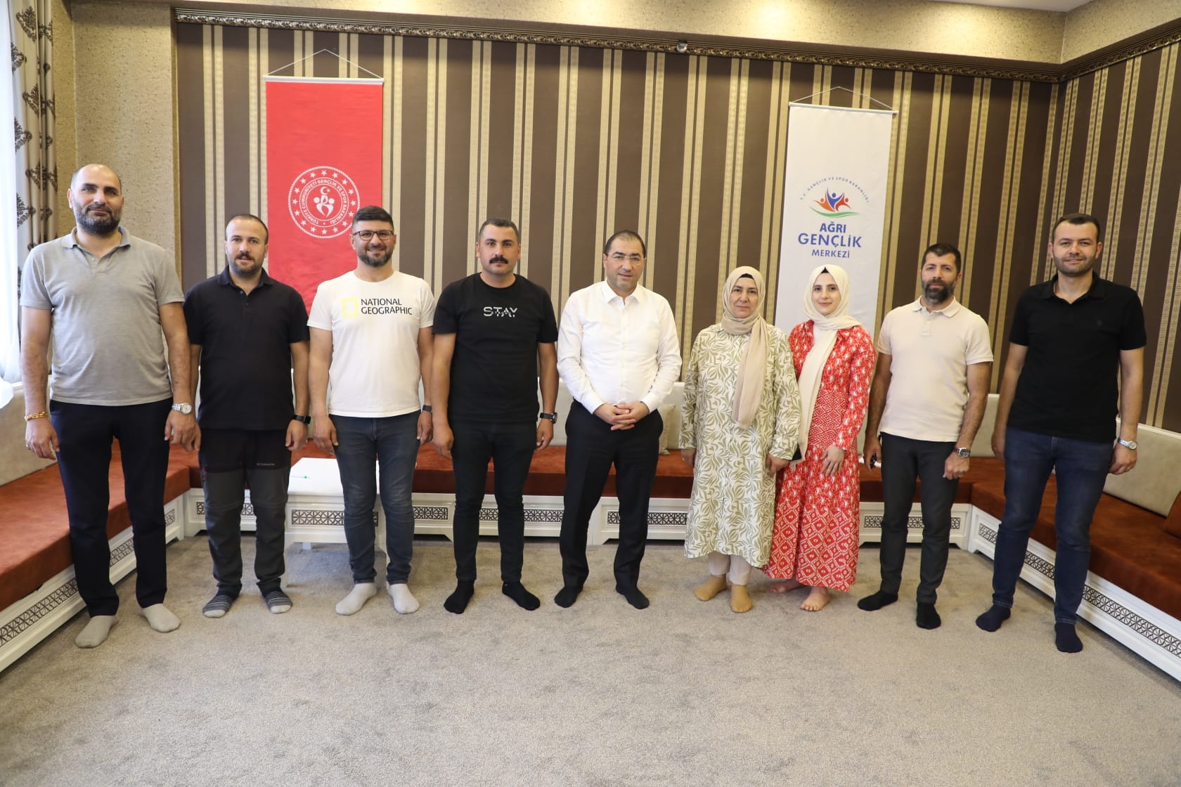 Ağrı İl Müdürü, ayağının tozuyla Gençlik Merkezinde incelemelerde bulundu