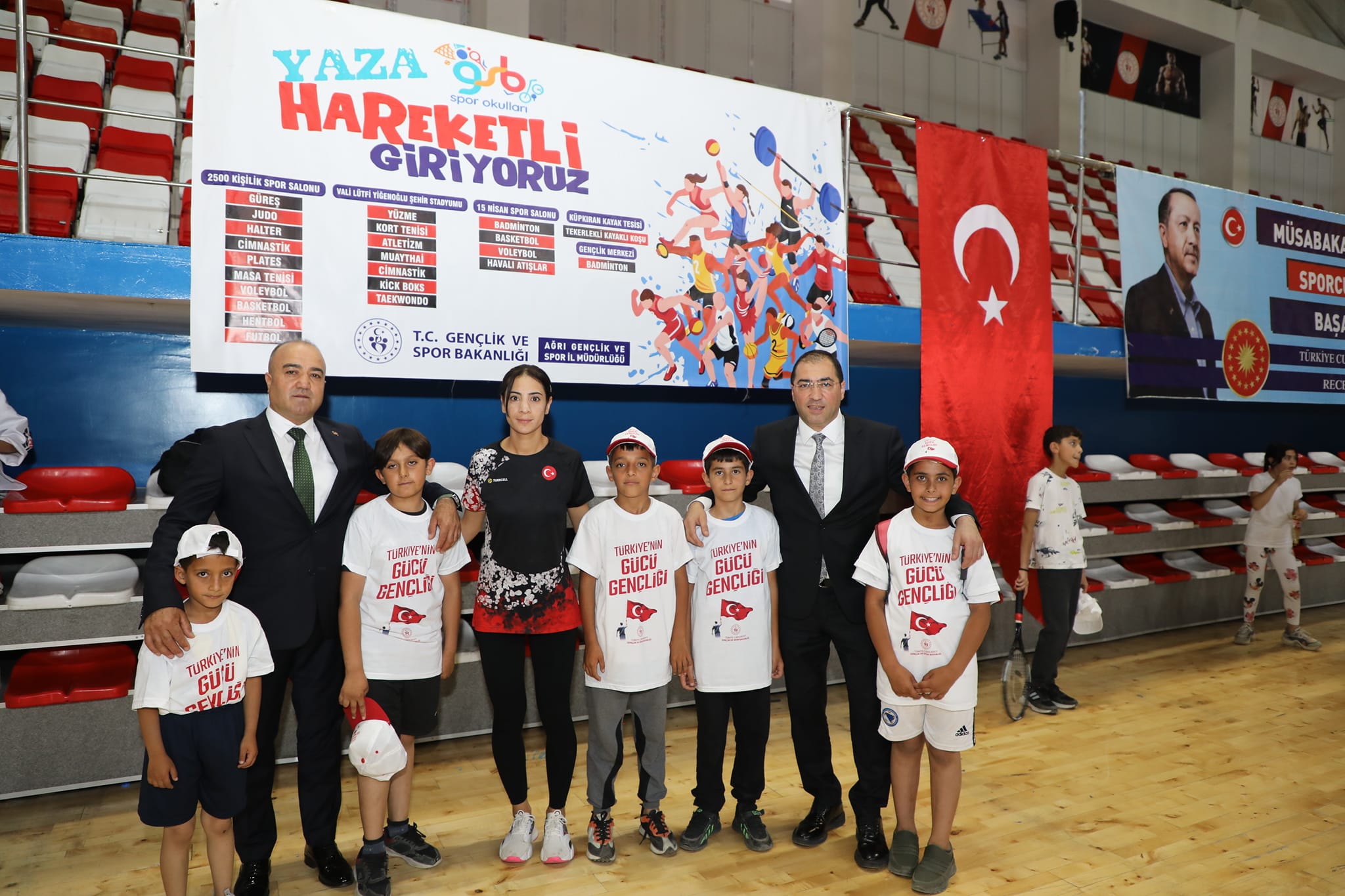 Ağrı'da GSB Spor Okulları Coşkuyla Açıldı