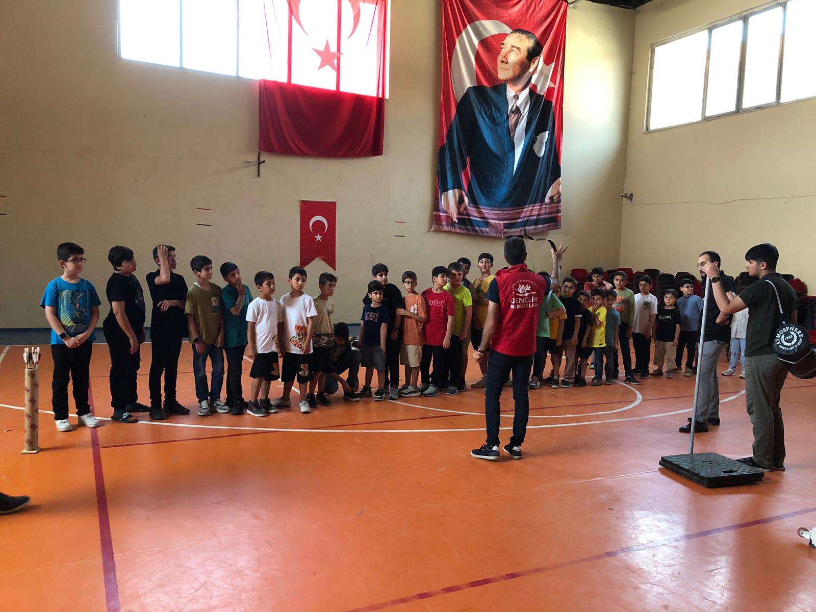 Ağrı’da gençlere okçuluk eğitimi veriliyor