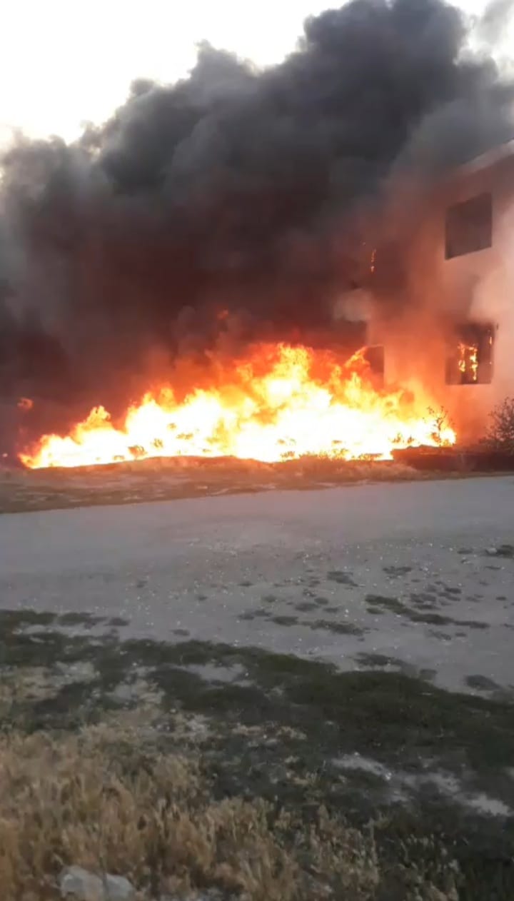 Patnos'ta taziye evinde çıkan yangın korkuttu(Videolu haber)