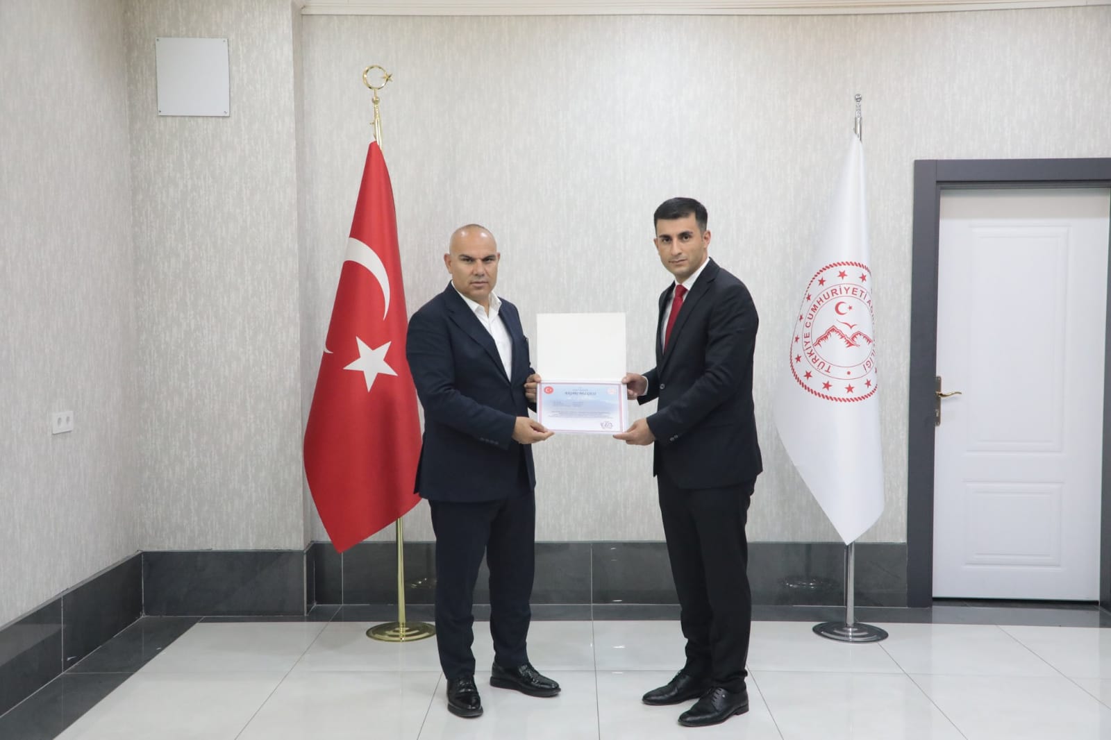 Ağrı Valisi Koç'tan kaymakamlara veda yemeği