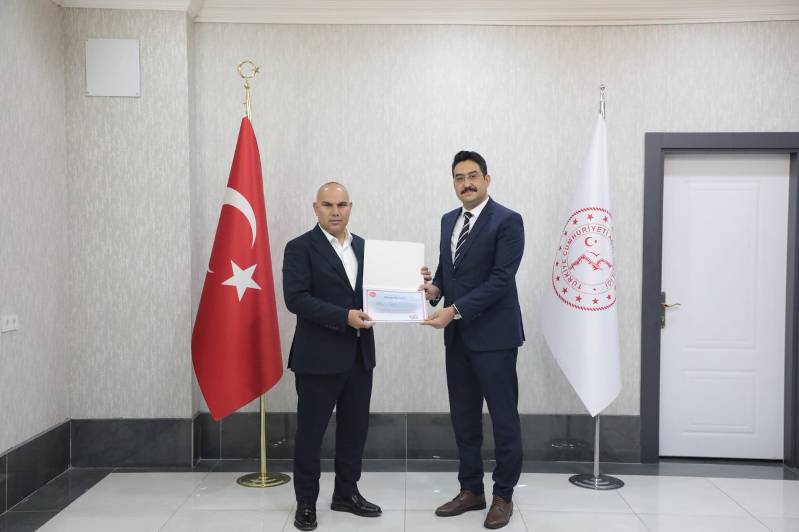 Ağrı Valisi Koç'tan kaymakamlara veda yemeği