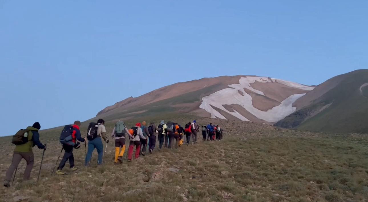 ( Videolu Haber) Ağrı'da Süphan Dağı zirve tırmanışı ile 15 Temmuz kutlandı