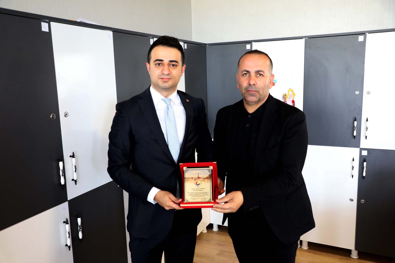 Köy Çocukları Okusun Sosyal Yardımlaşma ve Dayanışma Derneği 9'uncu kütüphanesini Ağrı'da  kurdu