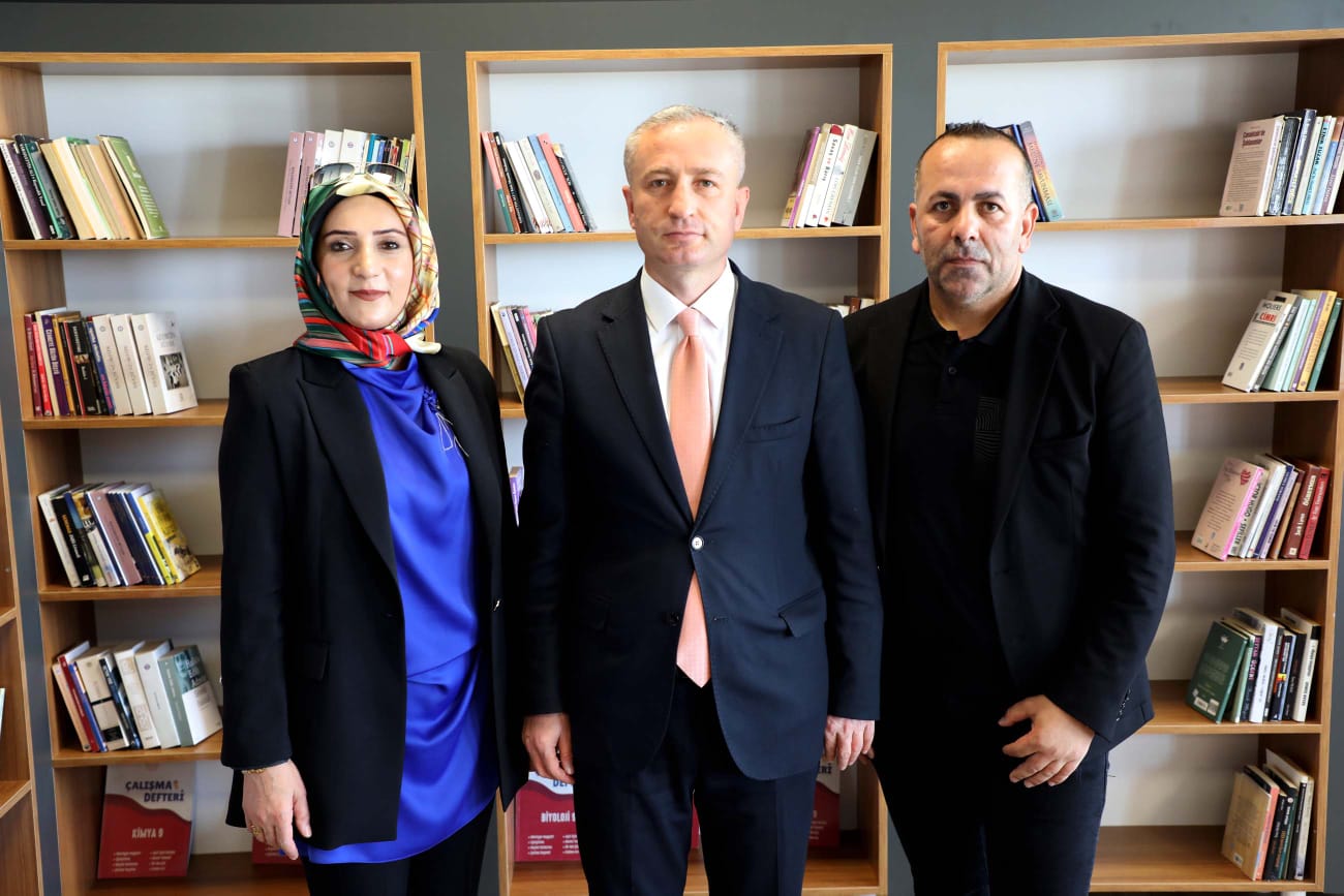 Köy Çocukları Okusun Sosyal Yardımlaşma ve Dayanışma Derneği 9'uncu kütüphanesini Ağrı'da  kurdu