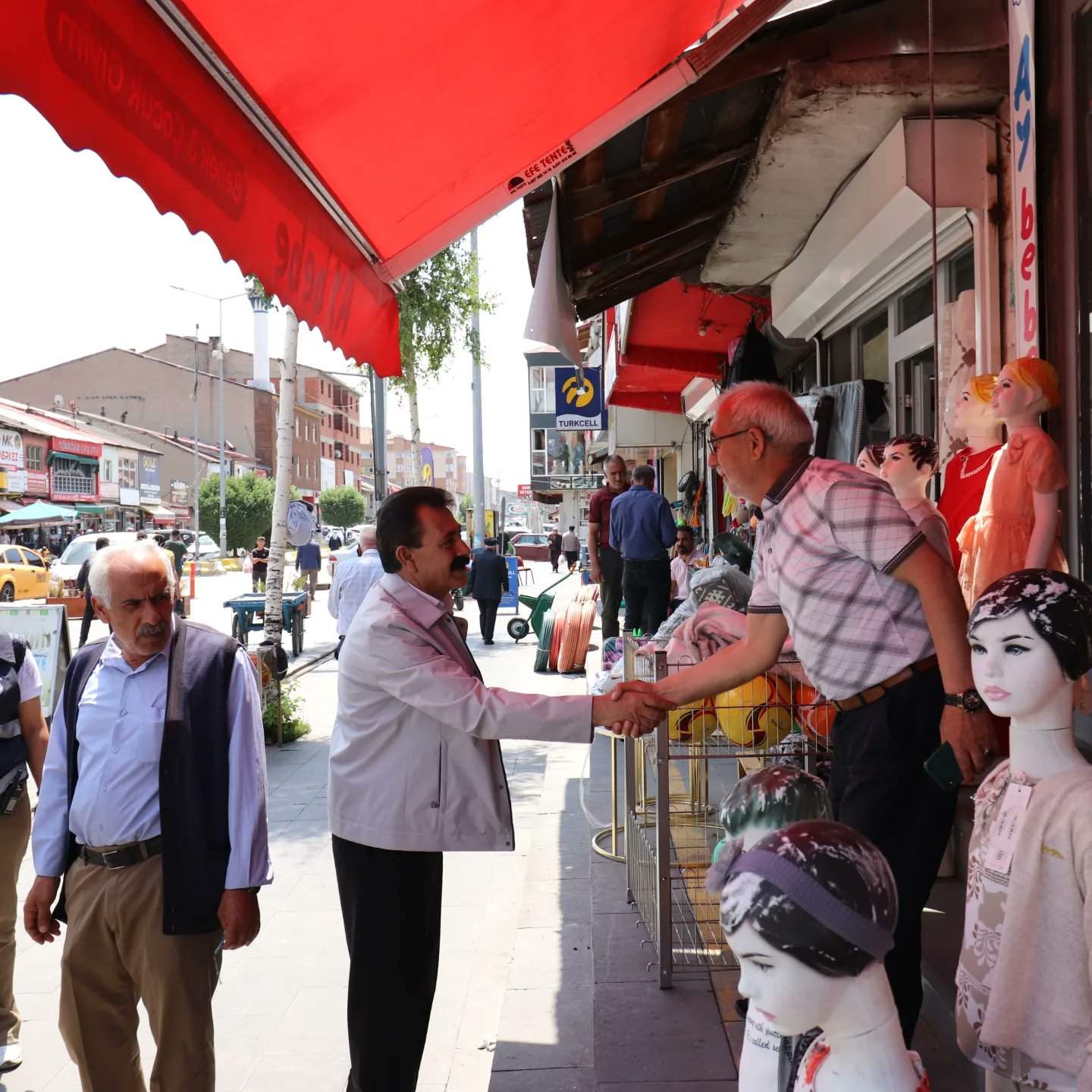 Ağrı Belediyesi, Kaldırım İşgali Yapan Esnafı Uyardı