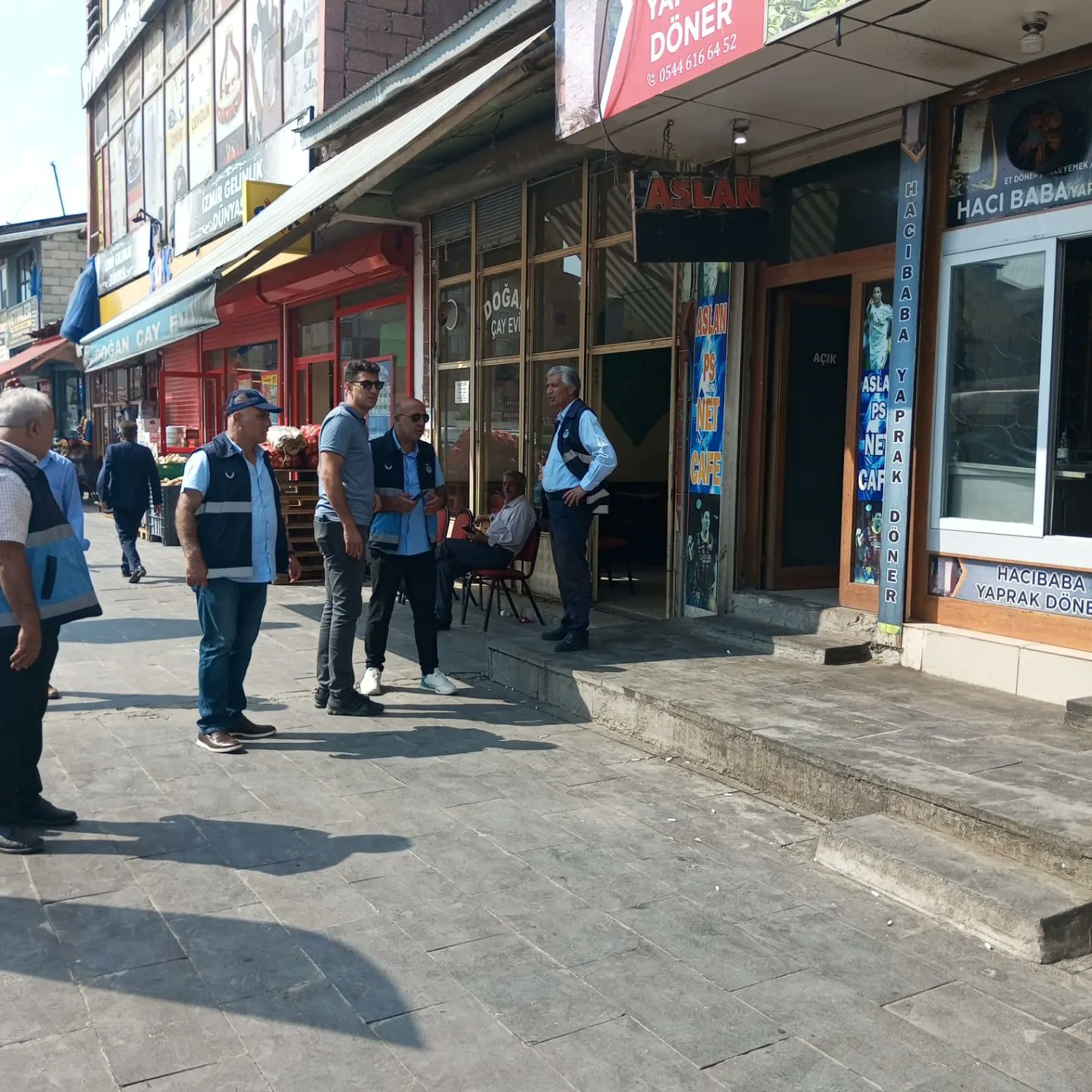 Ağrı Belediyesi, Kaldırım İşgali Yapan Esnafı Uyardı