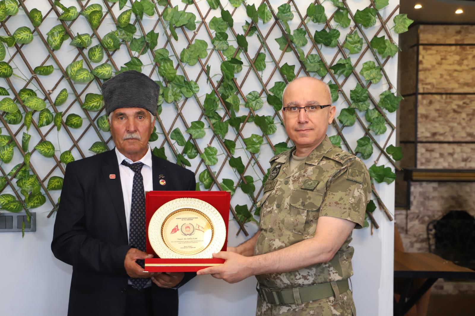 Doğubayazıt Kaymakamı Ekinci, Kıbrıs Gazileri ile yemekte buluştu