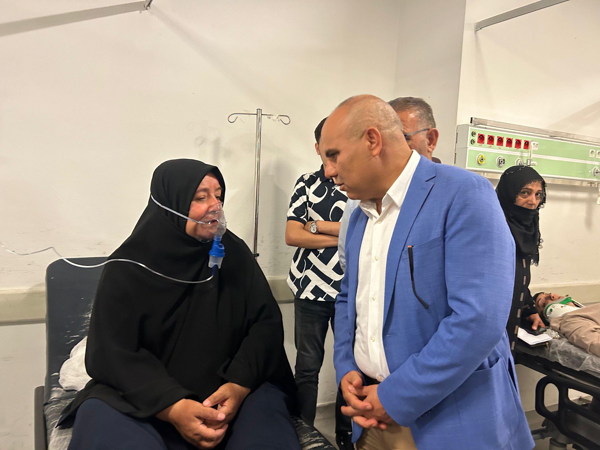 Ağrı Valisi Koç, trafik kazasında yaralananları ziyaret etti