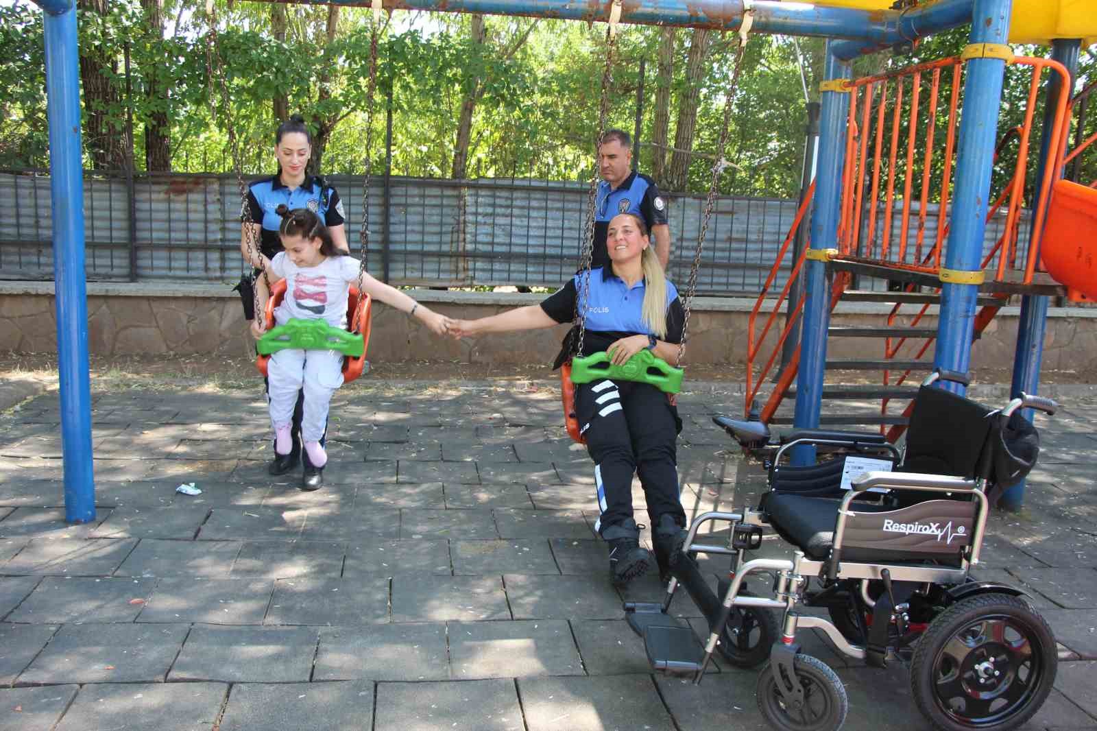 Polis, bedensel engelli Şilan'a umut oldu