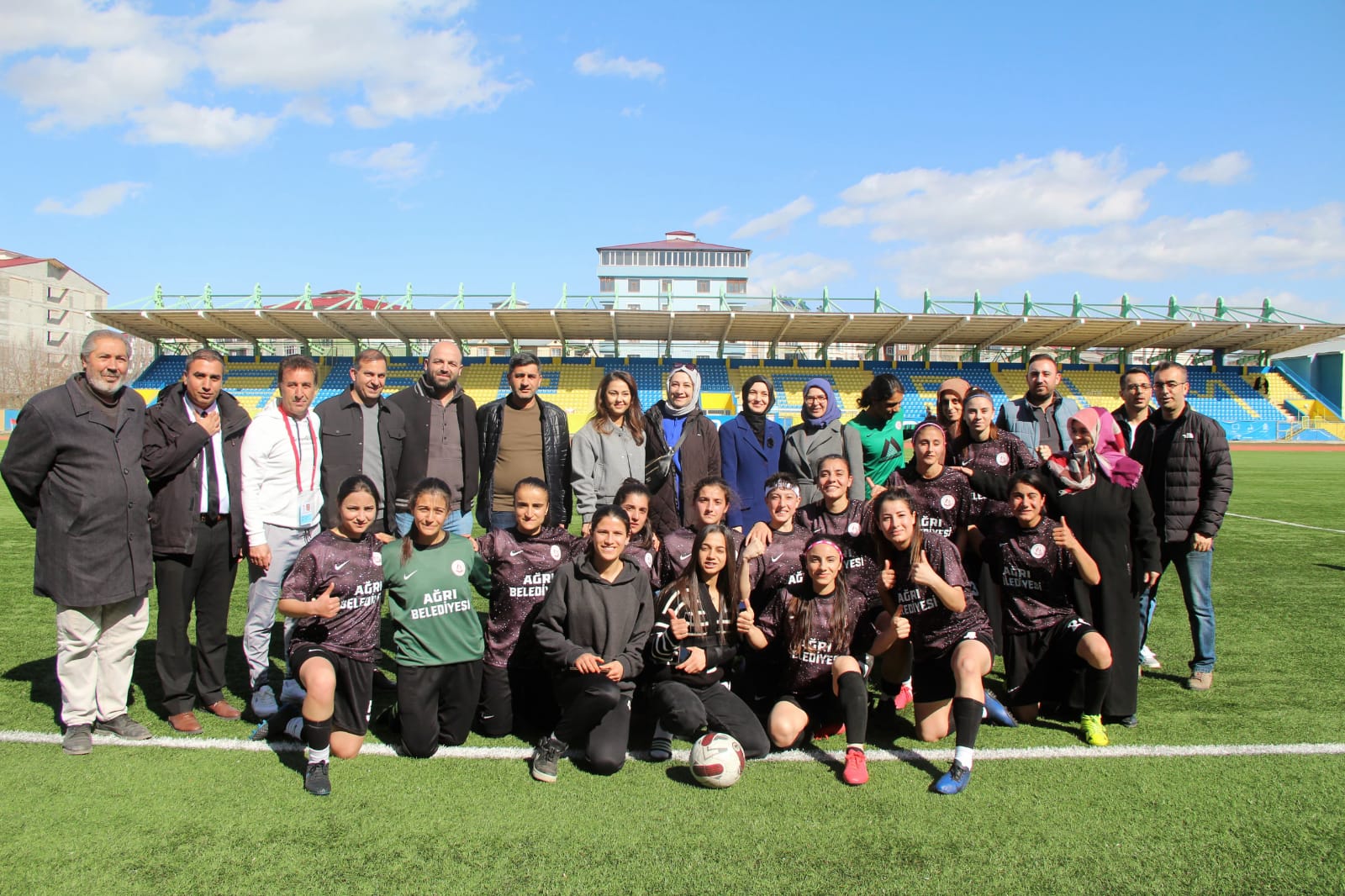 Ağrı'nın kadın futbol takımı 2. Lig'e yükseldi