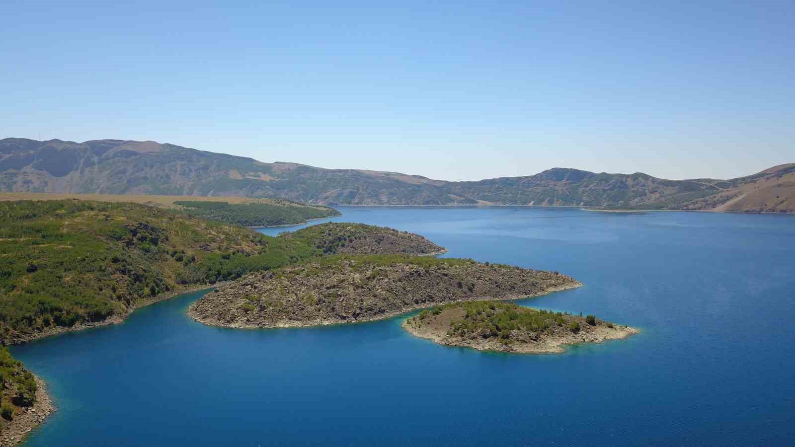 Van Gölü Aktivistleri Nemrut ve Van Gölü için 8 kilometre yüzdüler