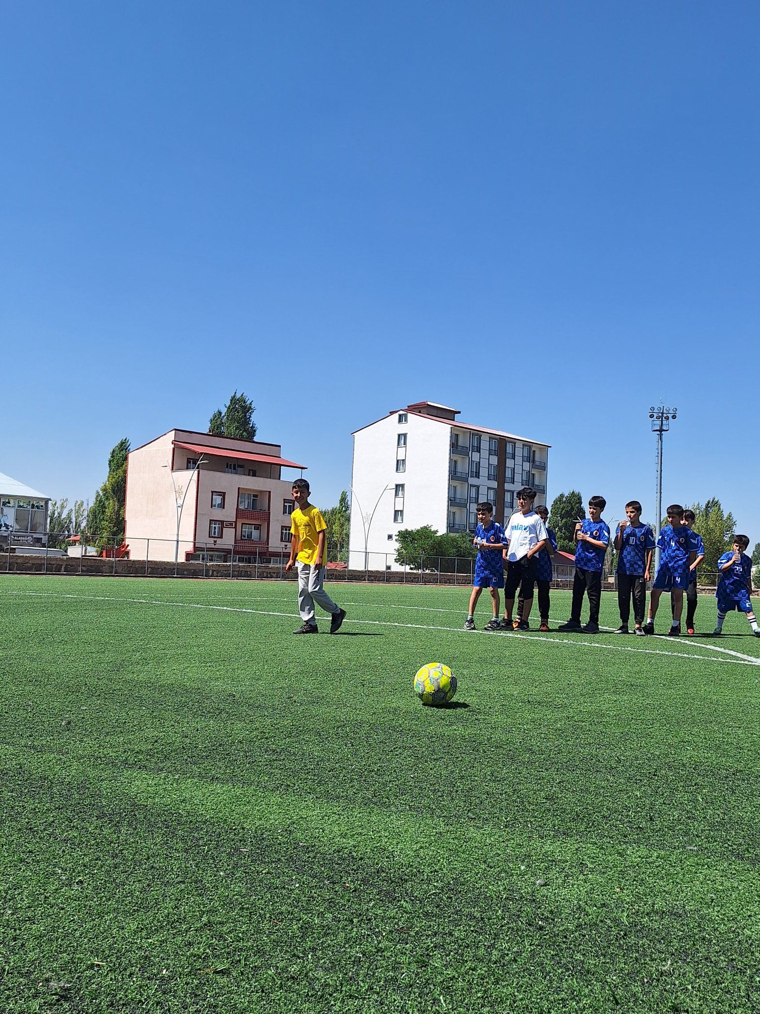 Taşlıçaylı çocuklar sporla sosyalleşiyor