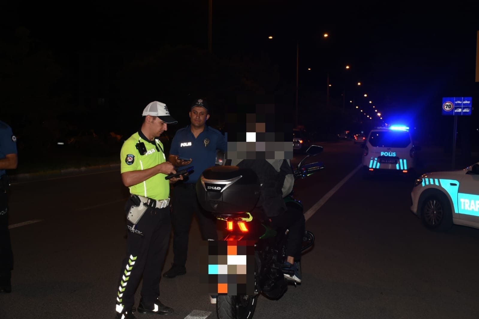 Yol uygulamasında 2 hacizli motosiklet yakalandı