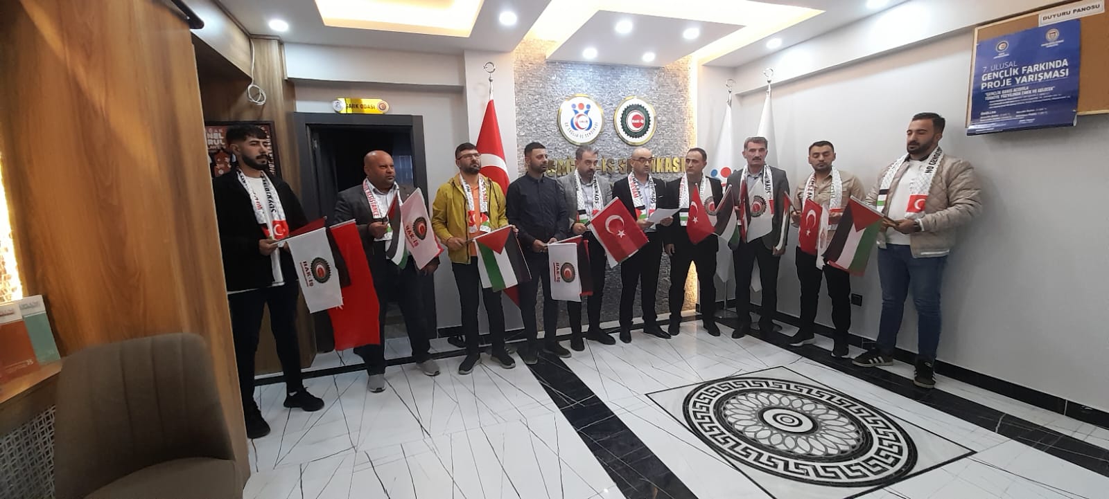 HAK-İŞ Ağrı, İsrail'in Filistin'e Yönelik Saldırılarını Kınadı (Videolu Haber)