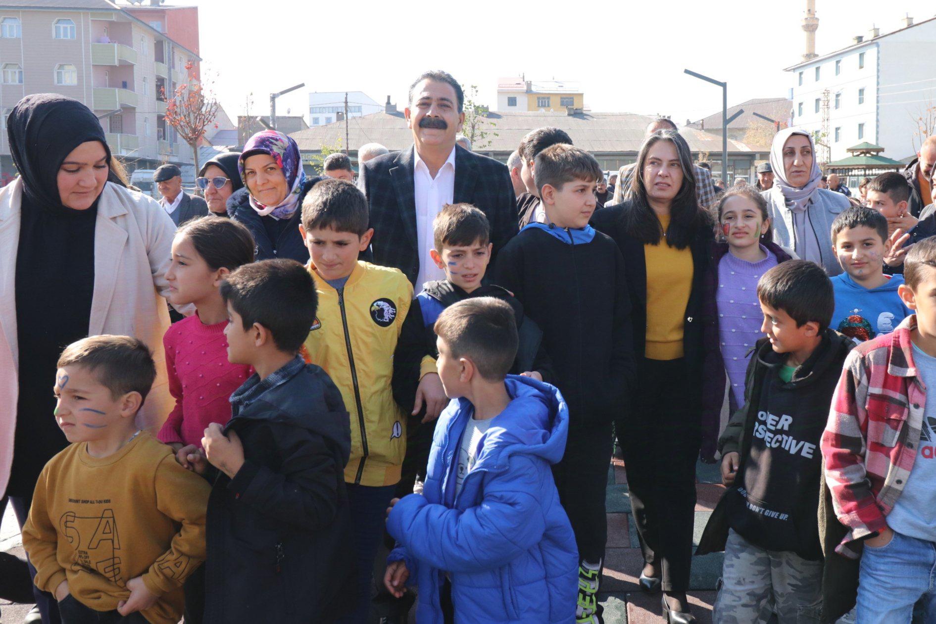 AĞRI’DA AHMED ARİF PARKI HİZMETE AÇILDI