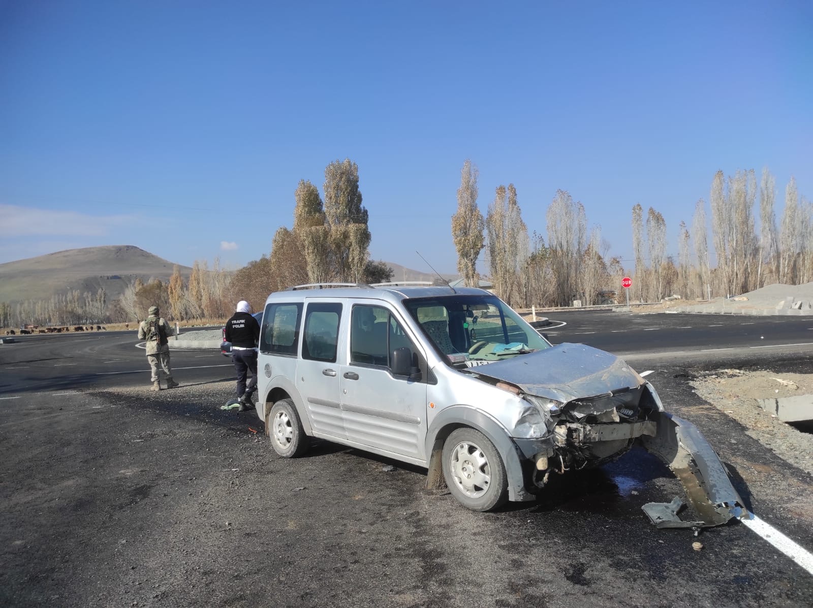 Ağrı'da trafik kazası: 3 kişi yaralandı
