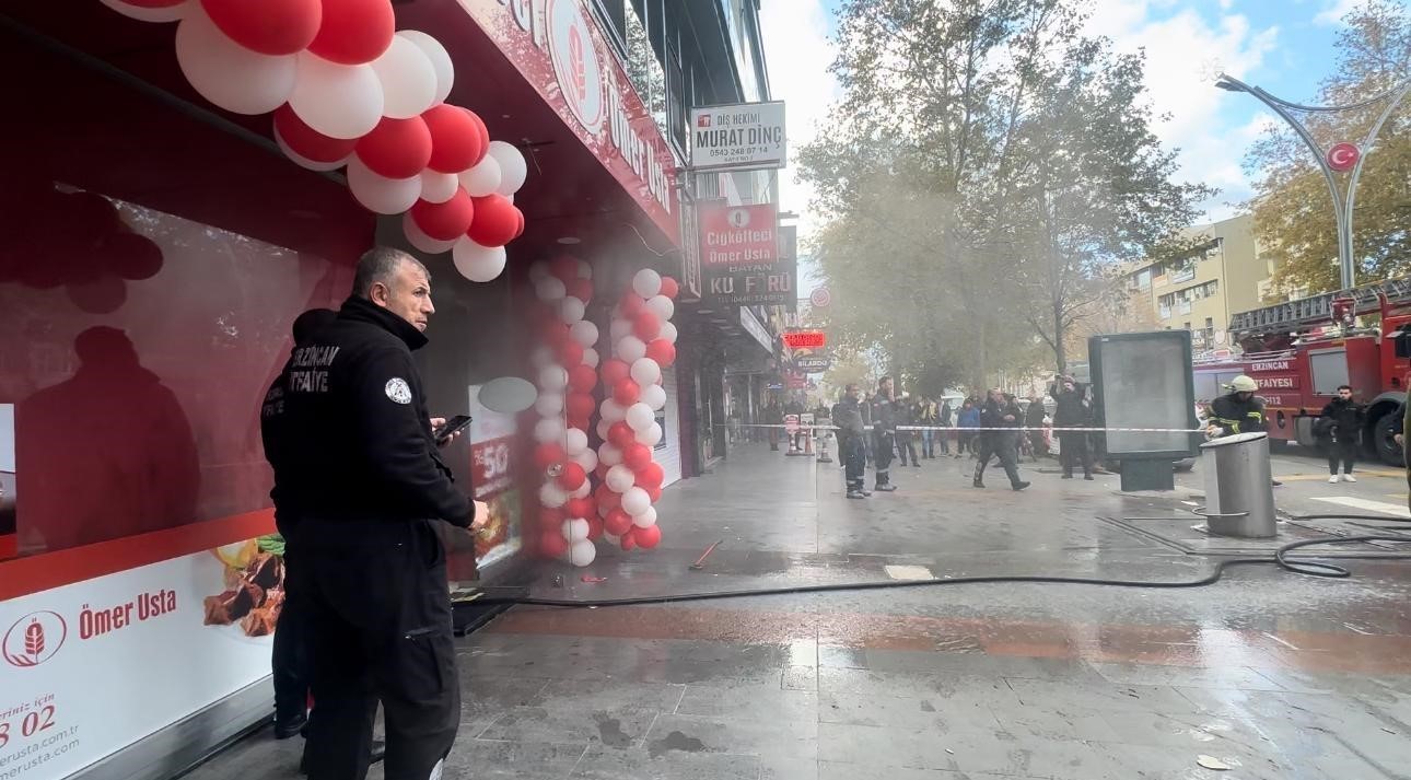 Erzincan'da çiğköftecide yangın paniği