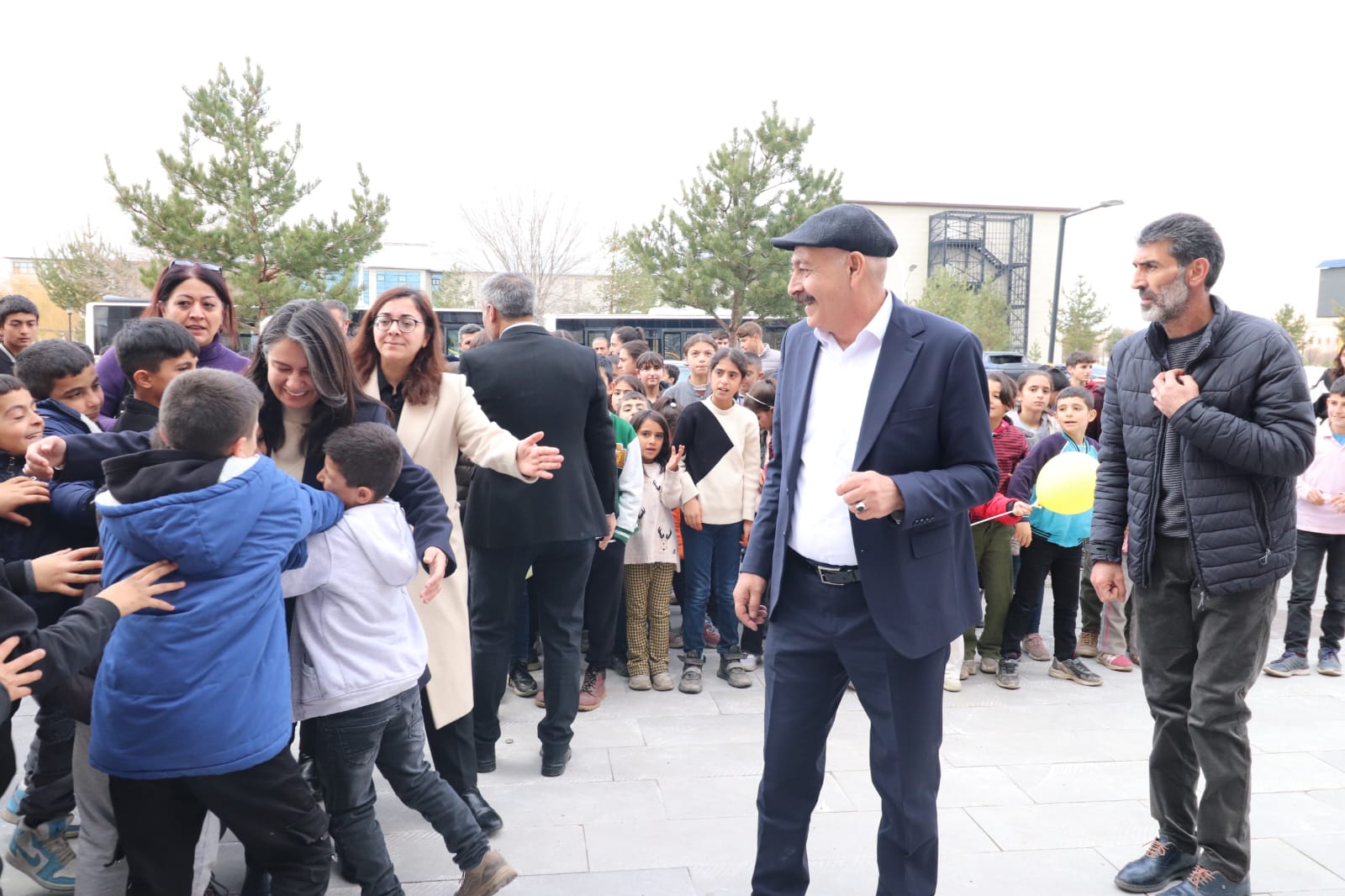 Ağrı Belediyesi minikleri sinema ile buluşturdu