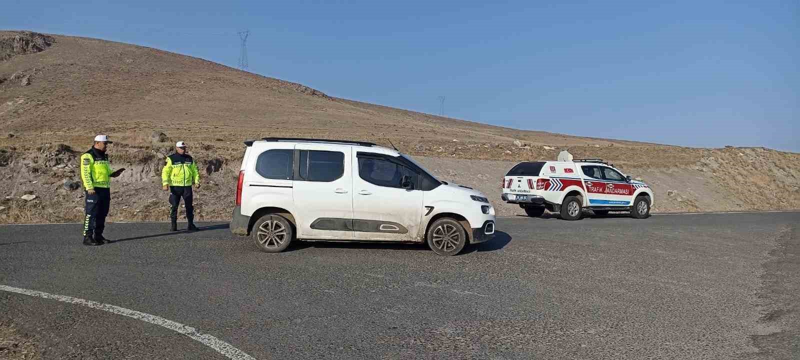 Kars'ta 8 araç trafikten men edildi