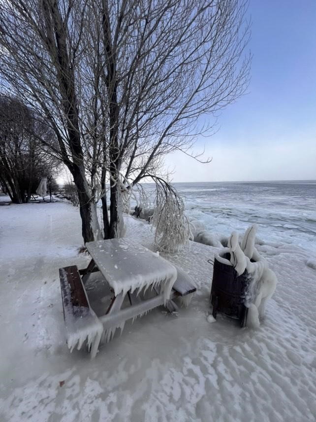 Çıldır Gölü'nde kutupları aratmayan manzaralar