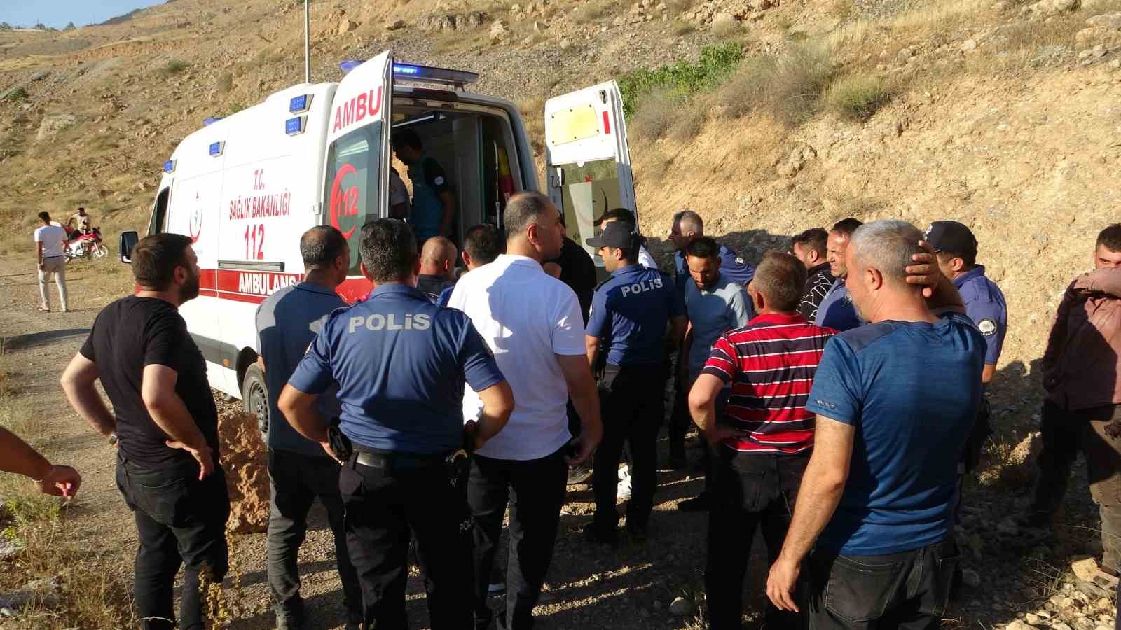 Geçirdiği boğulma tehlikesi sonrası kurtulamayacağı söylenen genç yaşama tutundu