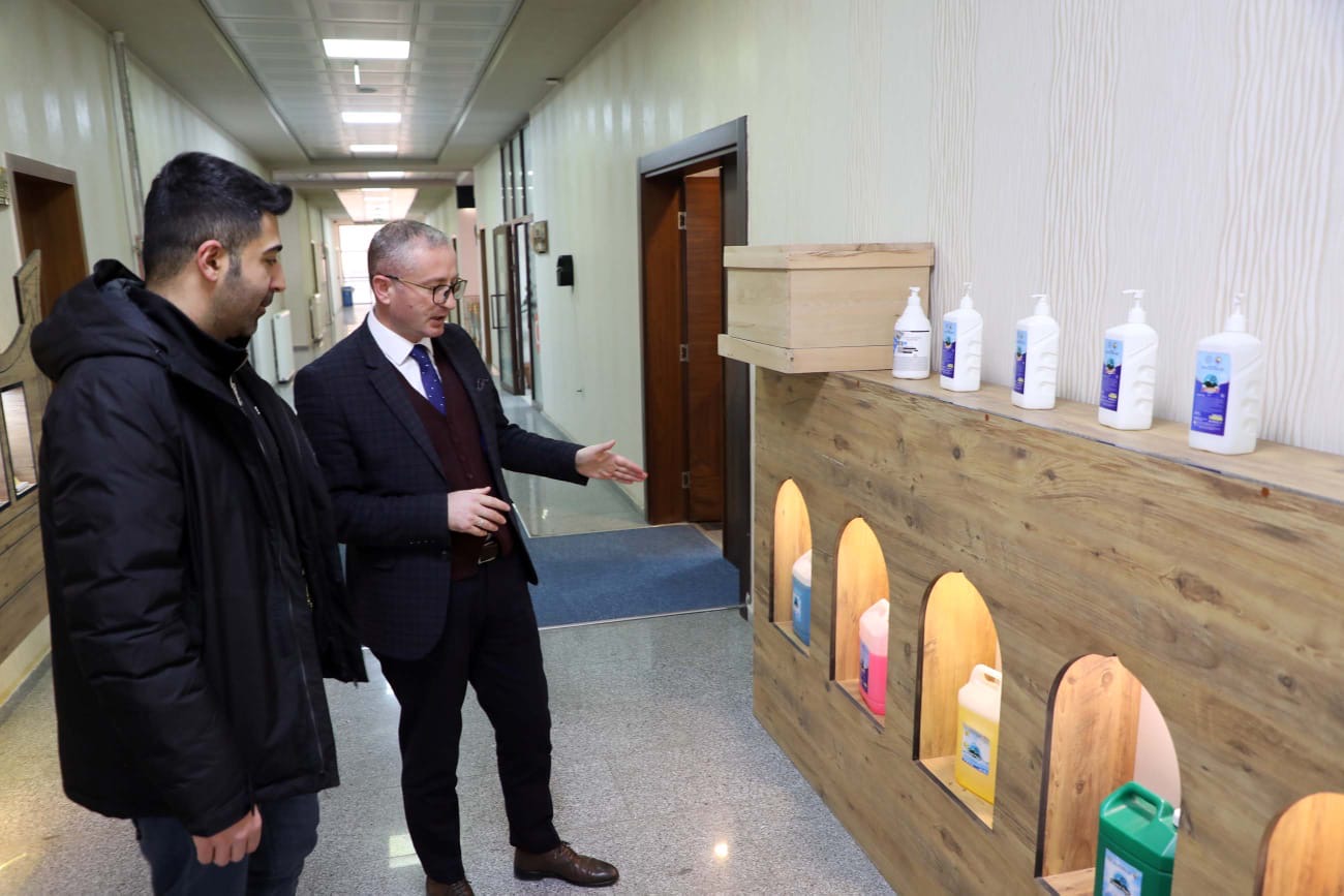 Ağrı İl Müdürü Kökrek, başarılı doktoru makamında ağırladı